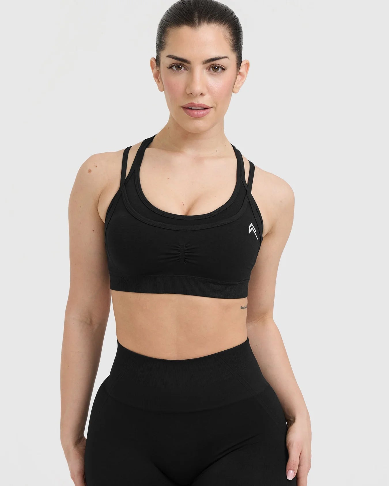 ONER ACTIVE EFFORTLESS SEAMLESS LAYERED SPORTS BRA