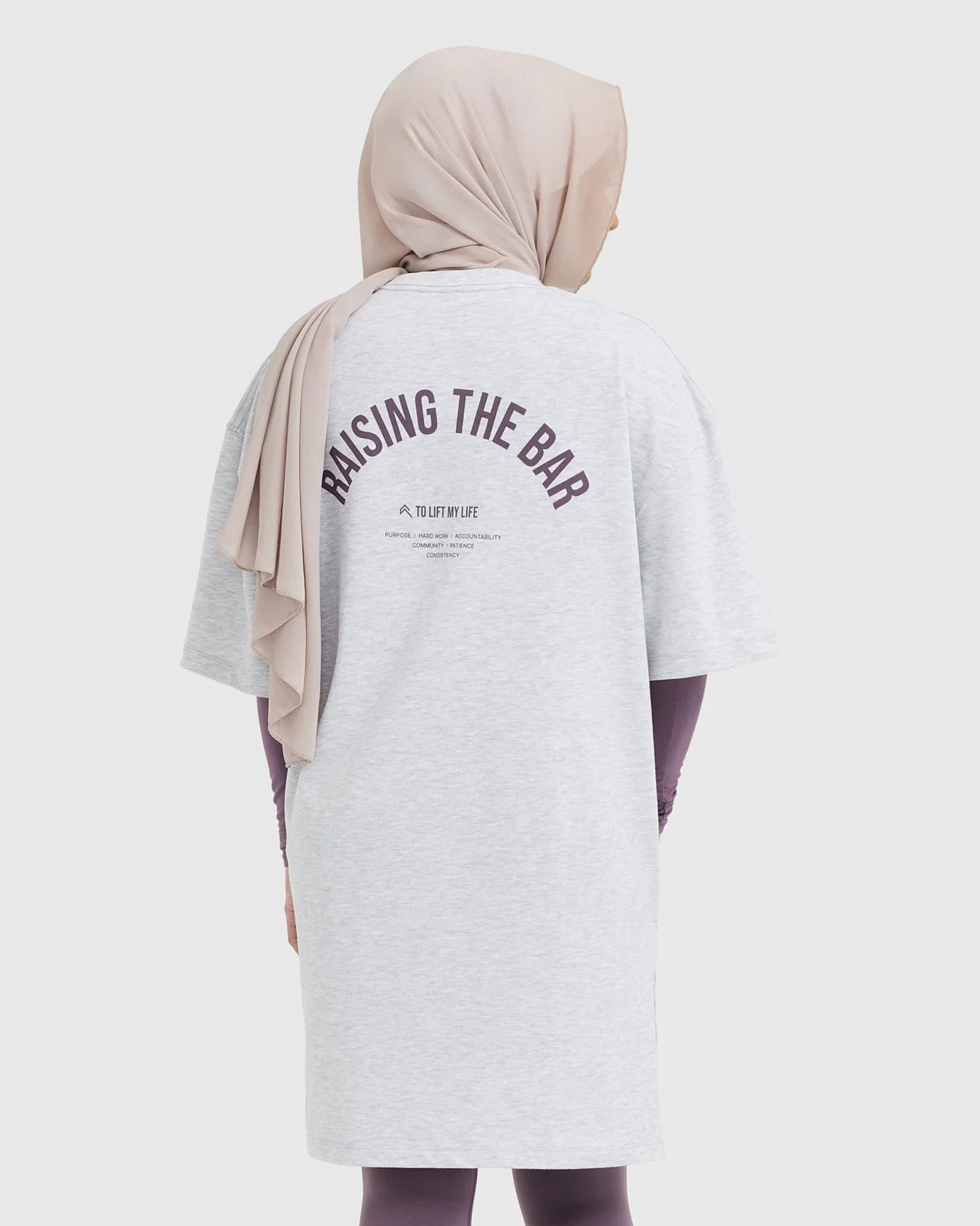 ONER ACTIVE RAISING THE BAR GRAPHIC LONGLINE T-SHIRT - Azula sportswear