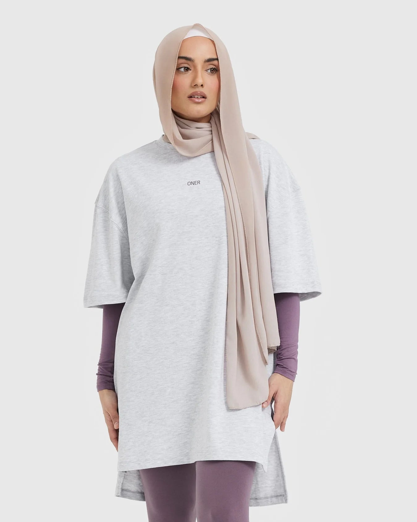 ONER ACTIVE RAISING THE BAR GRAPHIC LONGLINE T-SHIRT - Azula sportswear