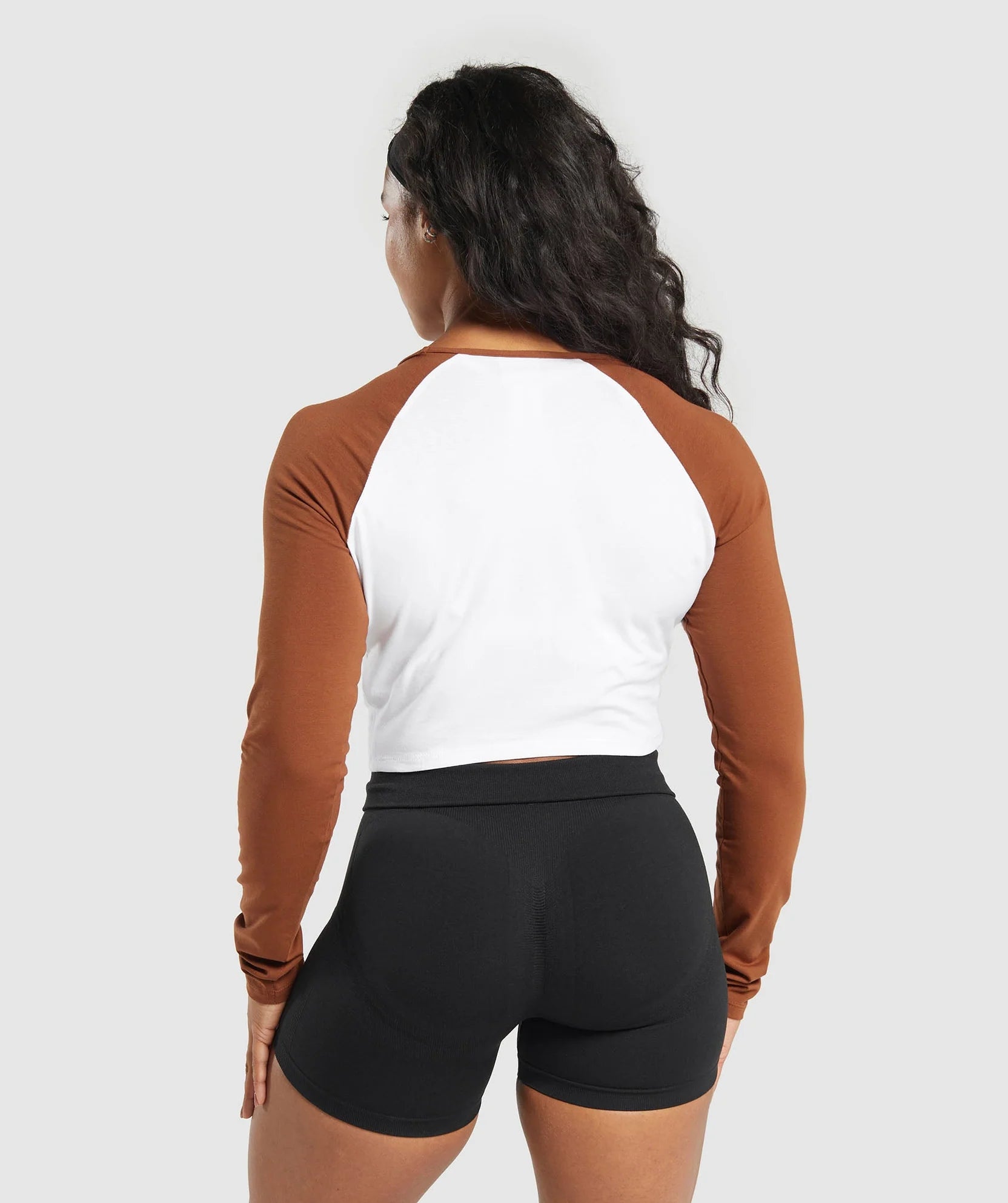 GYMSHARK LIFTING ESSENTIAL LONG SLEEVE CROP TOP