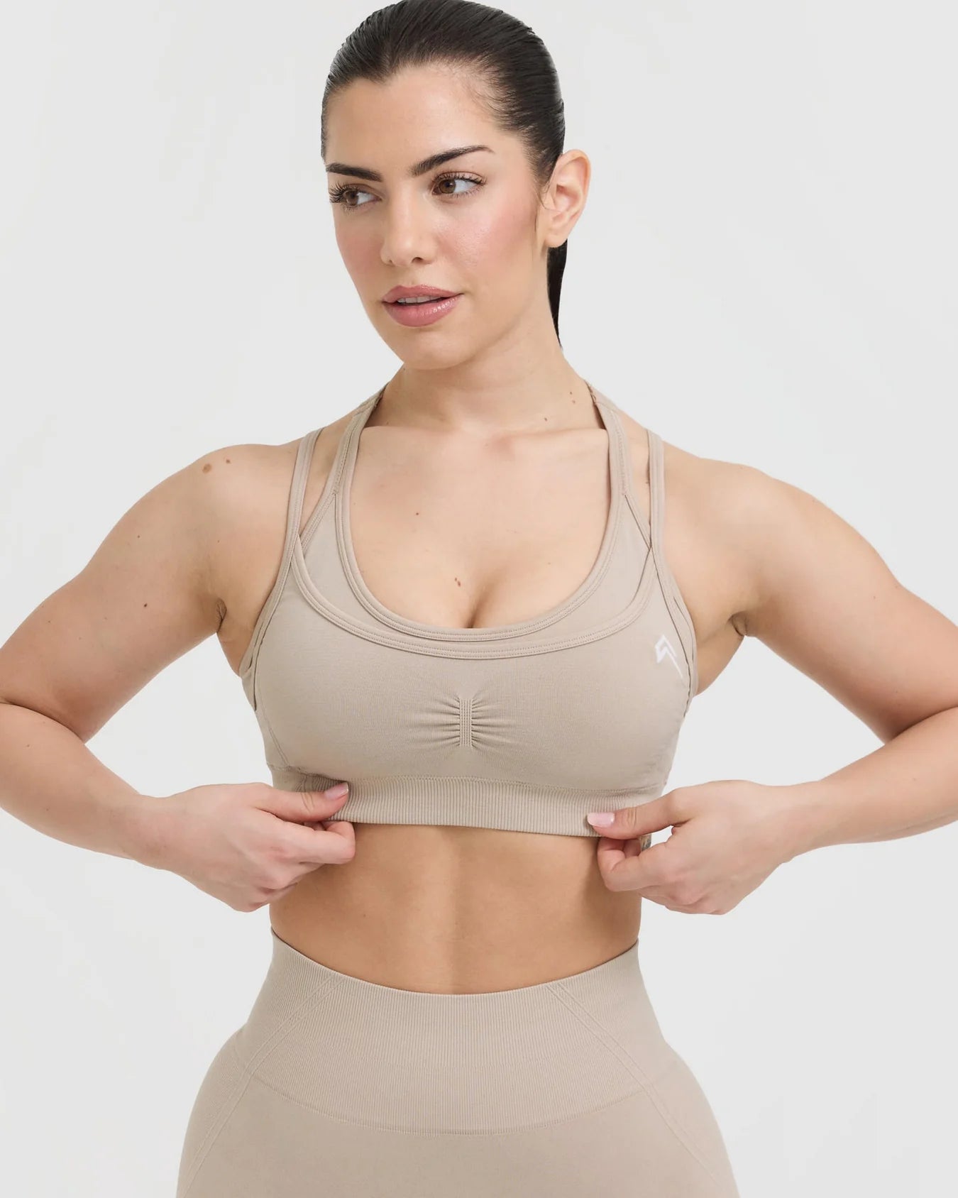 ONER ACTIVE EFFORTLESS SEAMLESS LAYERED SPORTS BRA