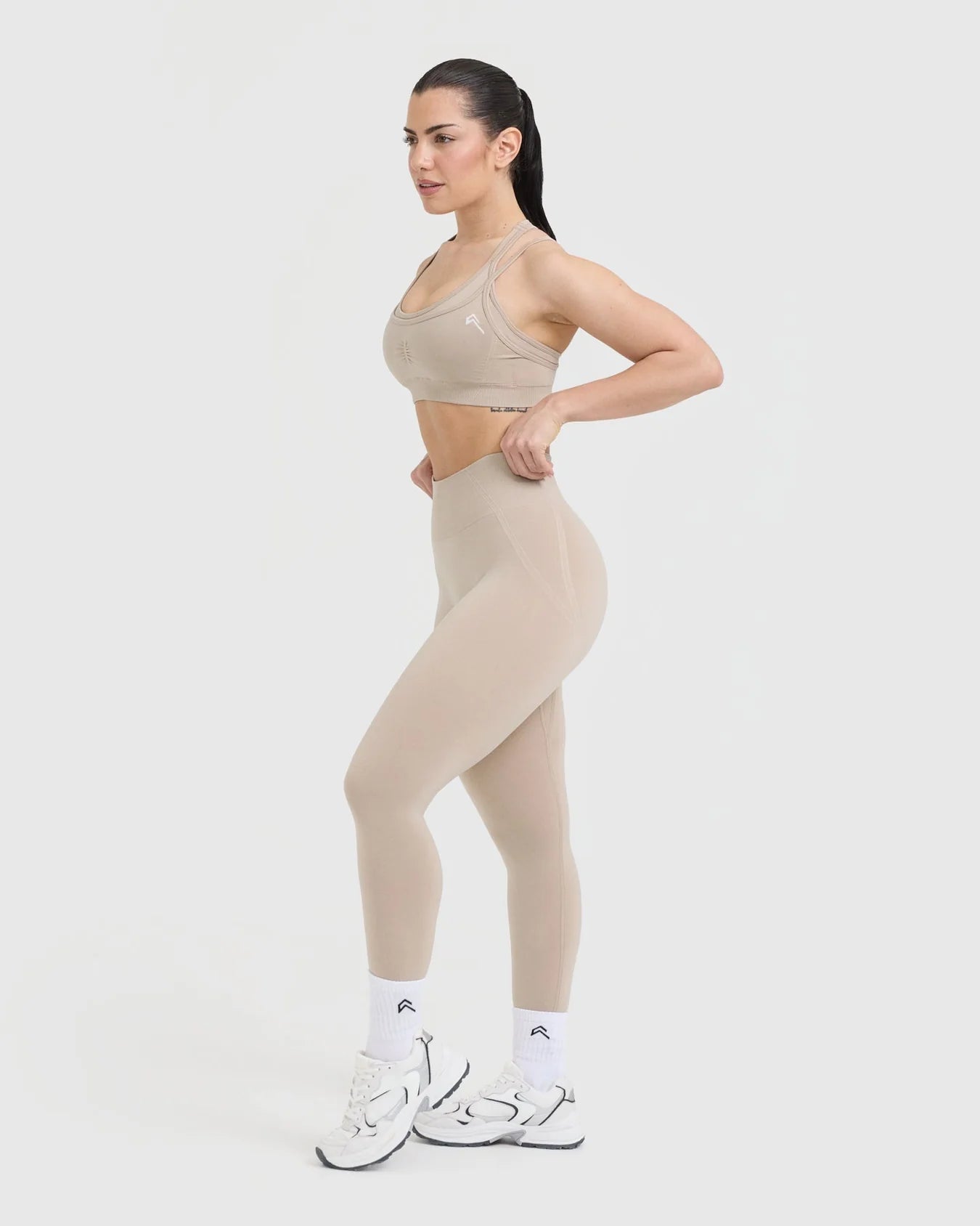 ONER ACTIVE EFFORTLESS SEAMLESS LAYERED SPORTS BRA