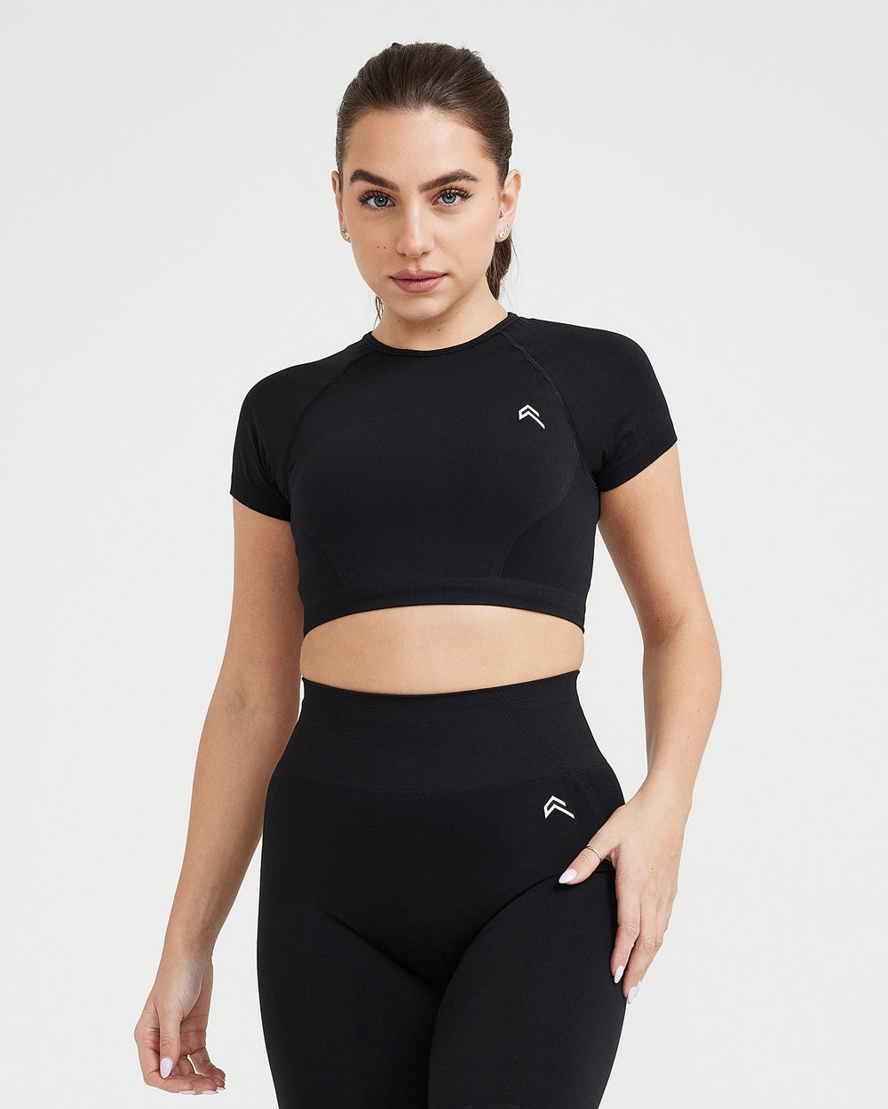 ONER ACTIVE EFFORTLESS SEAMLESS SHORT SLEEVE CROP TOP - Azula sportswear