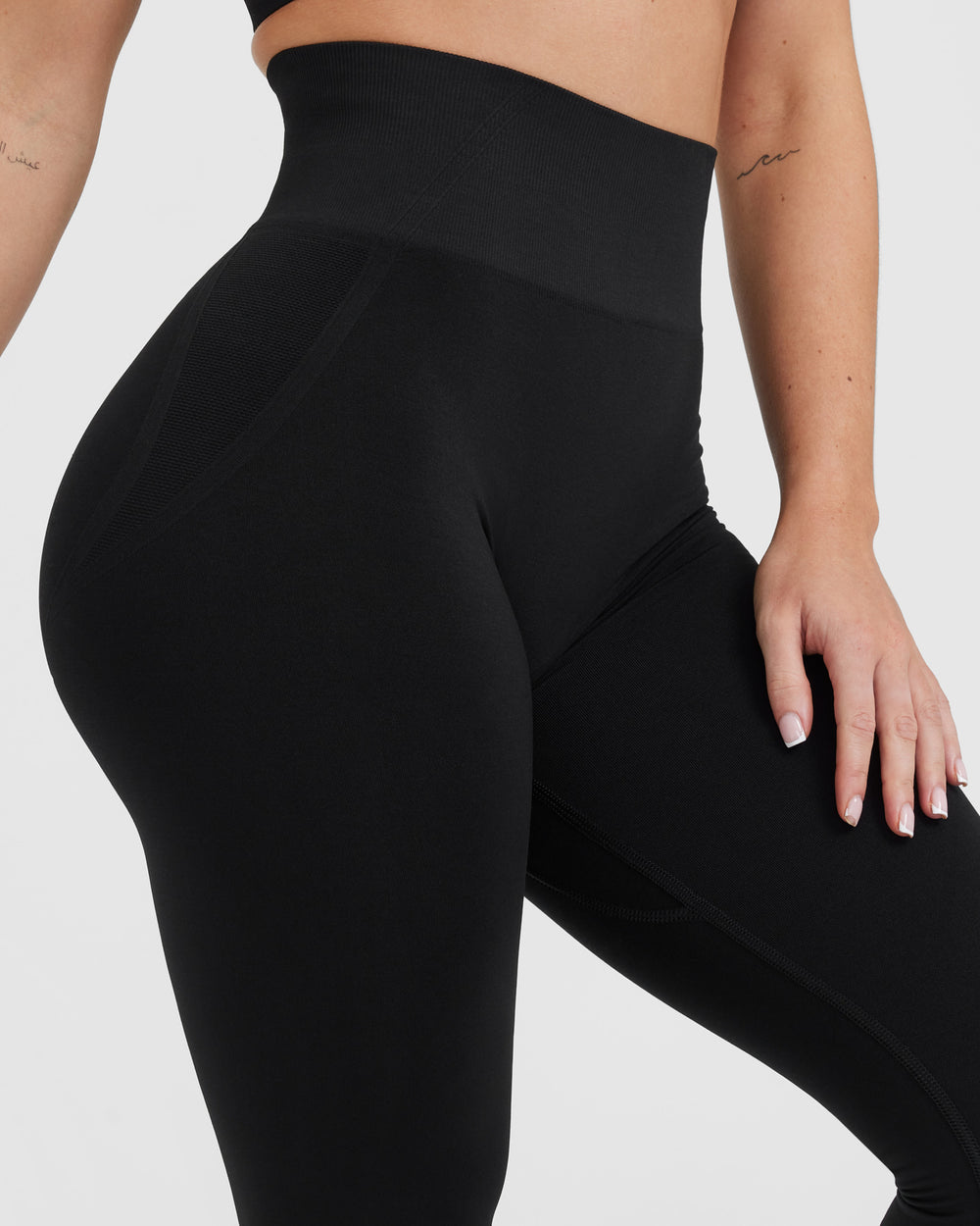ONER ACTIVE
EFFORTLESS SEAMLESS LEGGINGS - Azula sportswear