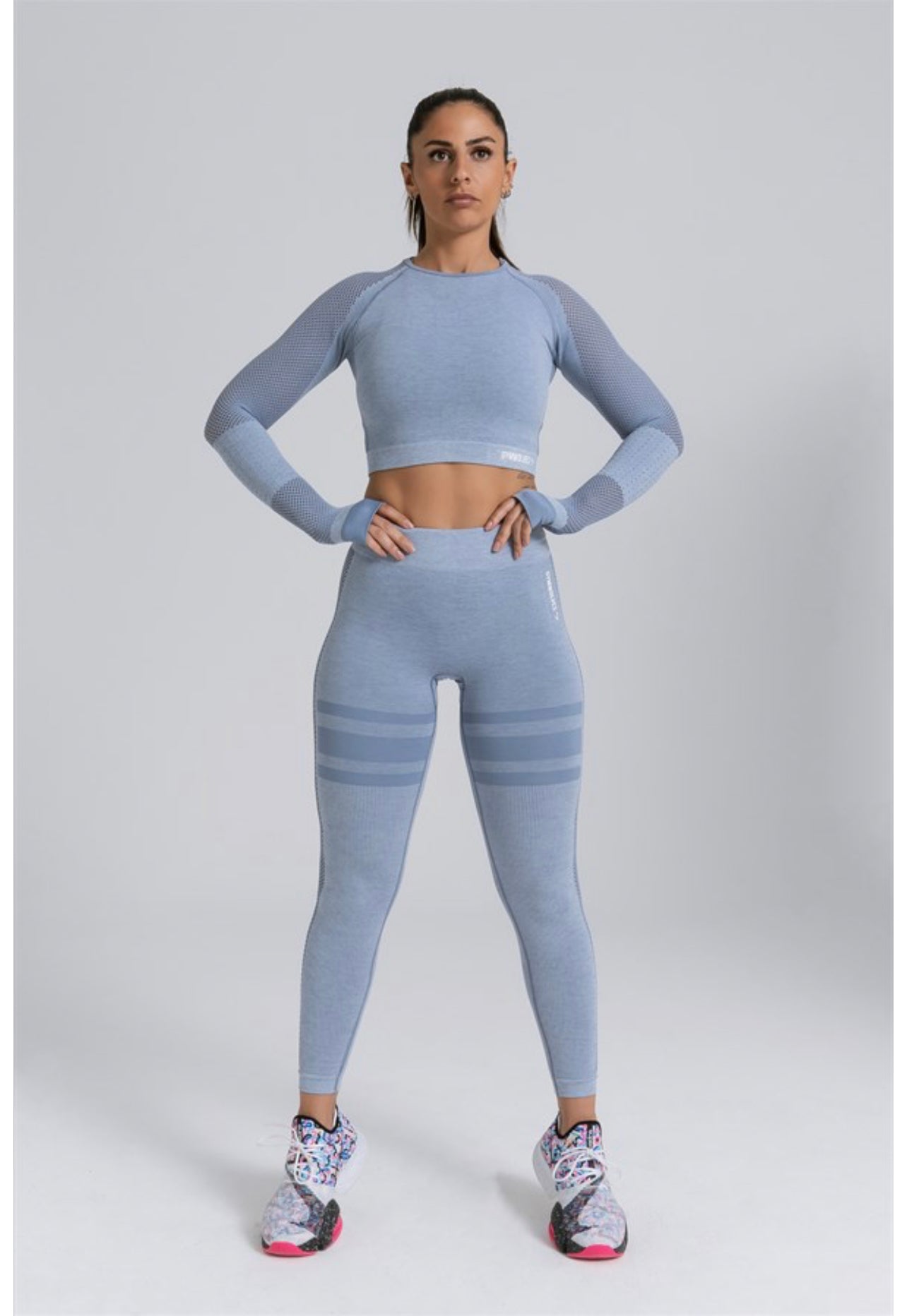 Gymwolves Women Long Sleeve Seamles Sports Tshirt | Light Grey | Crop Tops | Queen Series | - Azula sportswear