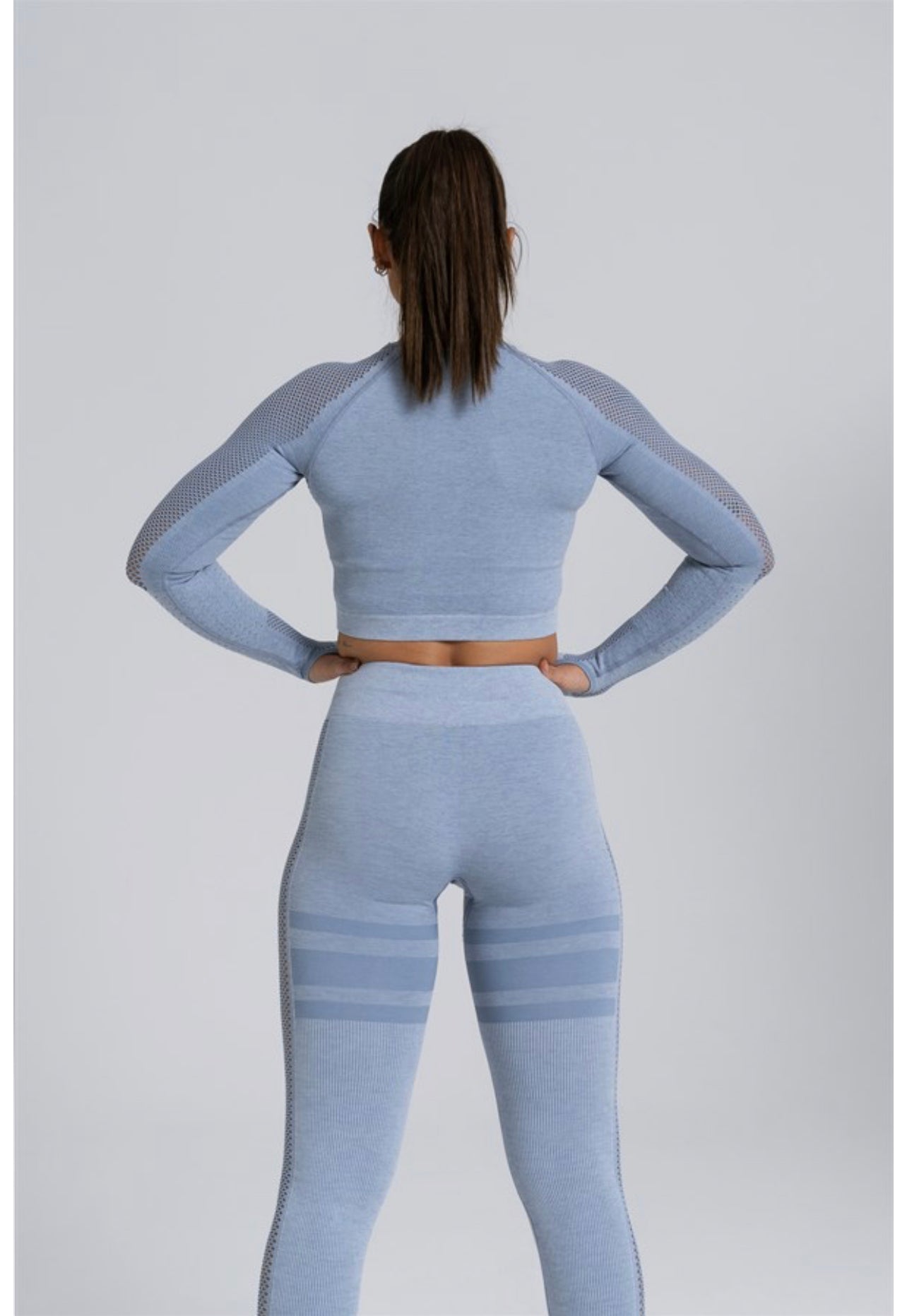 Gymwolves Women Long Sleeve Seamles Sports Tshirt | Light Grey | Crop Tops | Queen Series | - Azula sportswear