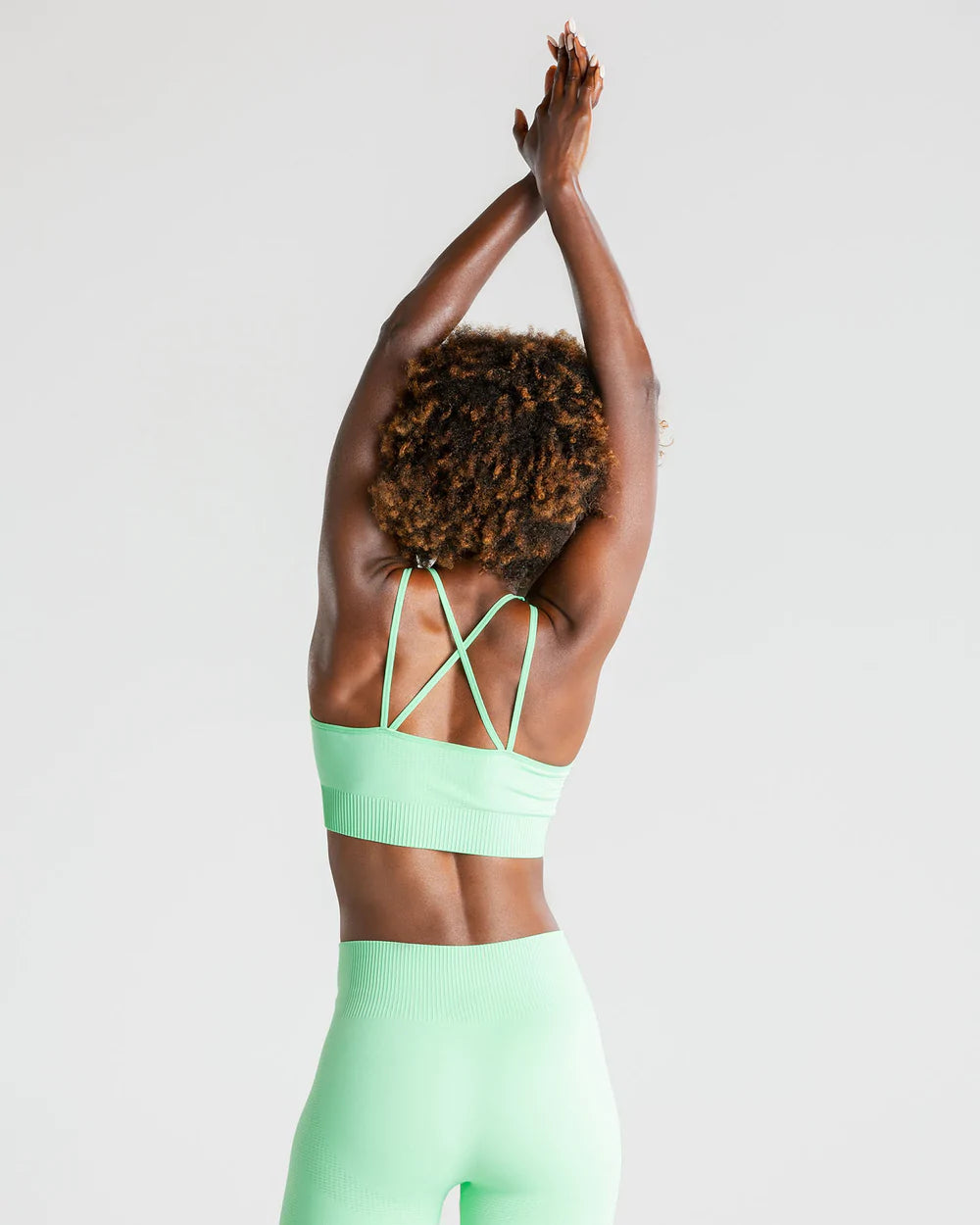 WOMEN’S BEST POWER SEAMLESS SPORTS BRA - Azula sportswear