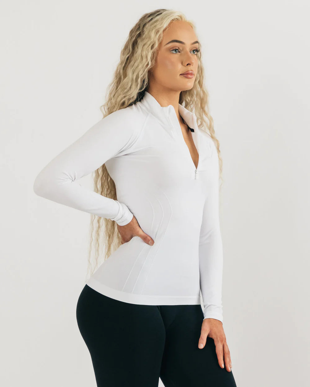 AlPHALETE SEAMLESS PULLOVER - Azula sportswear