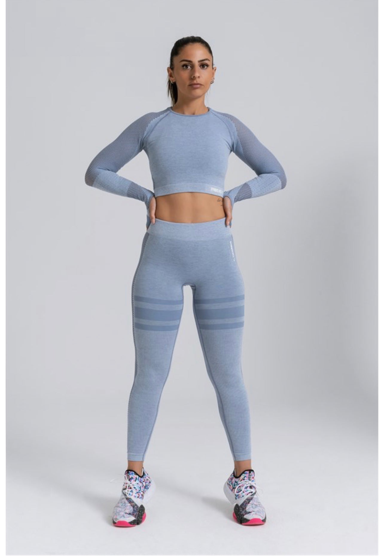 Gymwolves Women Long Sleeve Seamles Sports Tshirt | Light Grey | Crop Tops | Queen Series | - Azula sportswear