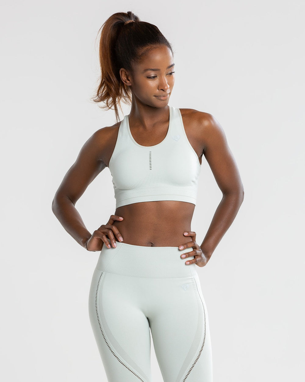 WOMEN’S BEST RENEW SEAMLESS SPORTS BRA - Azula sportswear