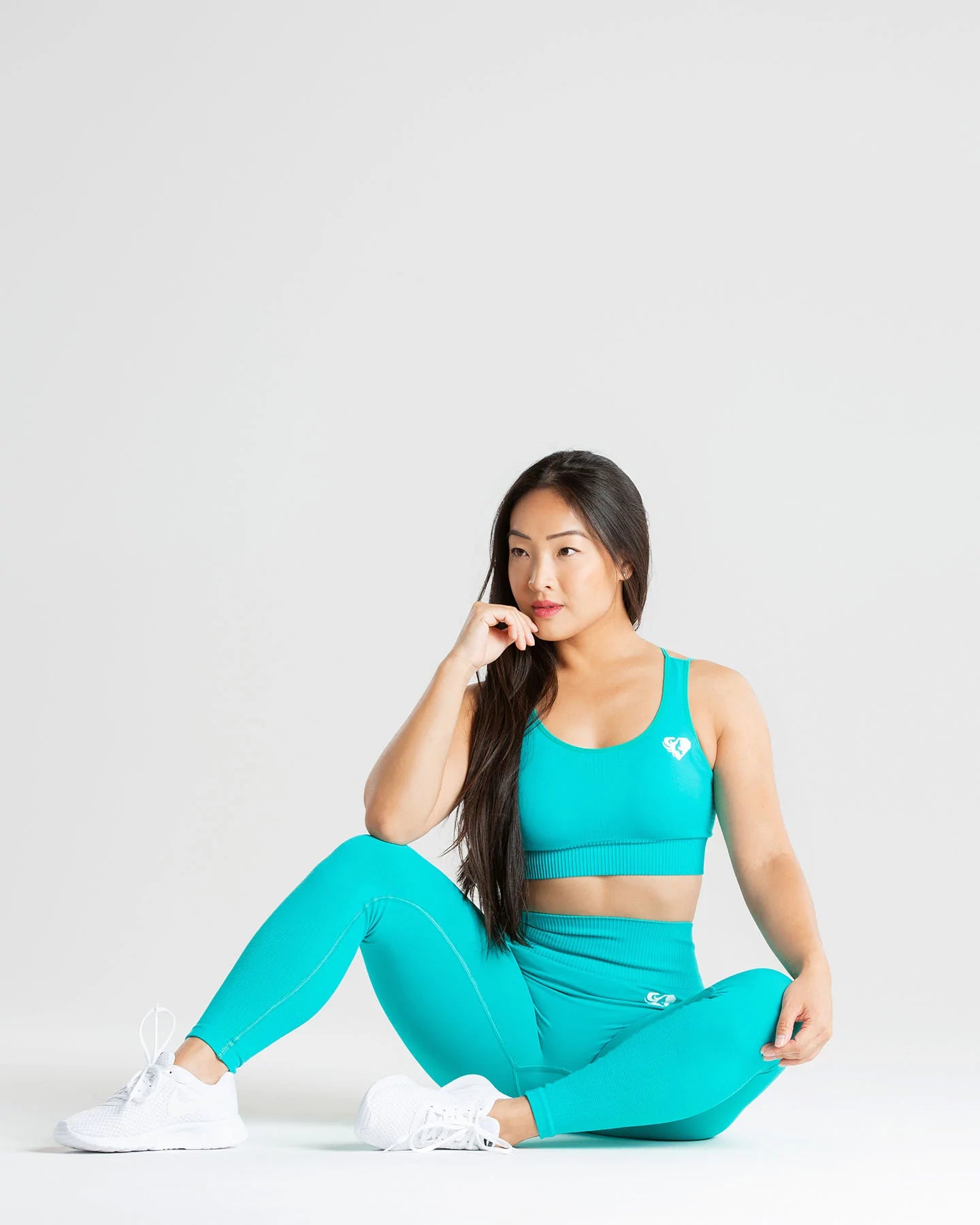 WOMEN’S BEST POWER SEAMLESS SPORTS BRA - Azula sportswear