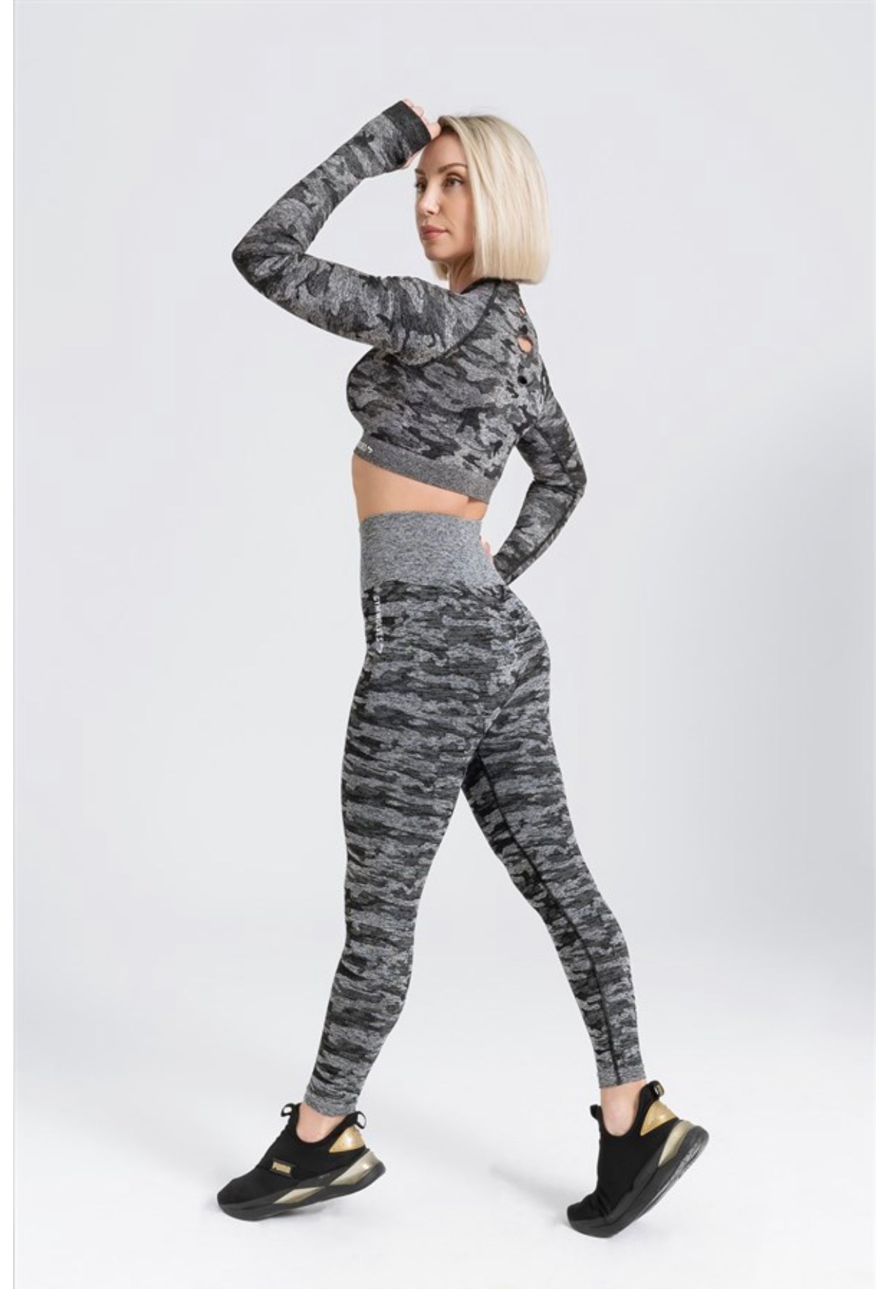 Gymwolves Women Long Sleeve Seamles Sport Tshirt | Black | Crop Tops | Action Series | - Azula sportswear