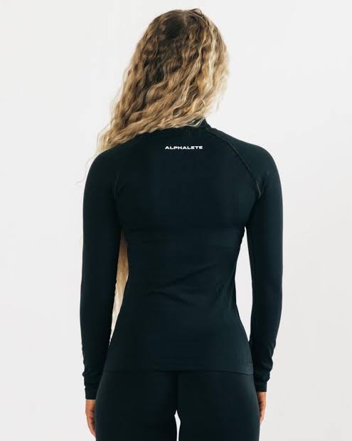 AlPHALETE SEAMLESS PULLOVER - Azula sportswear