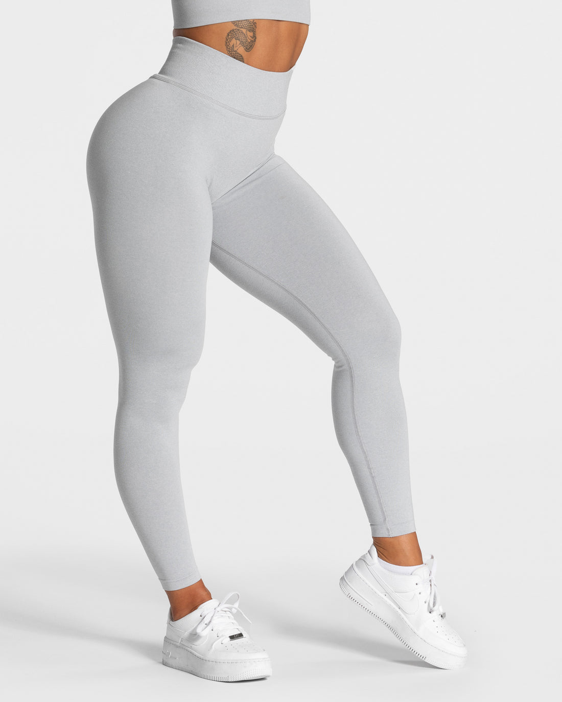 TEVEO Statement Scrunch Leggings “Light Gray”