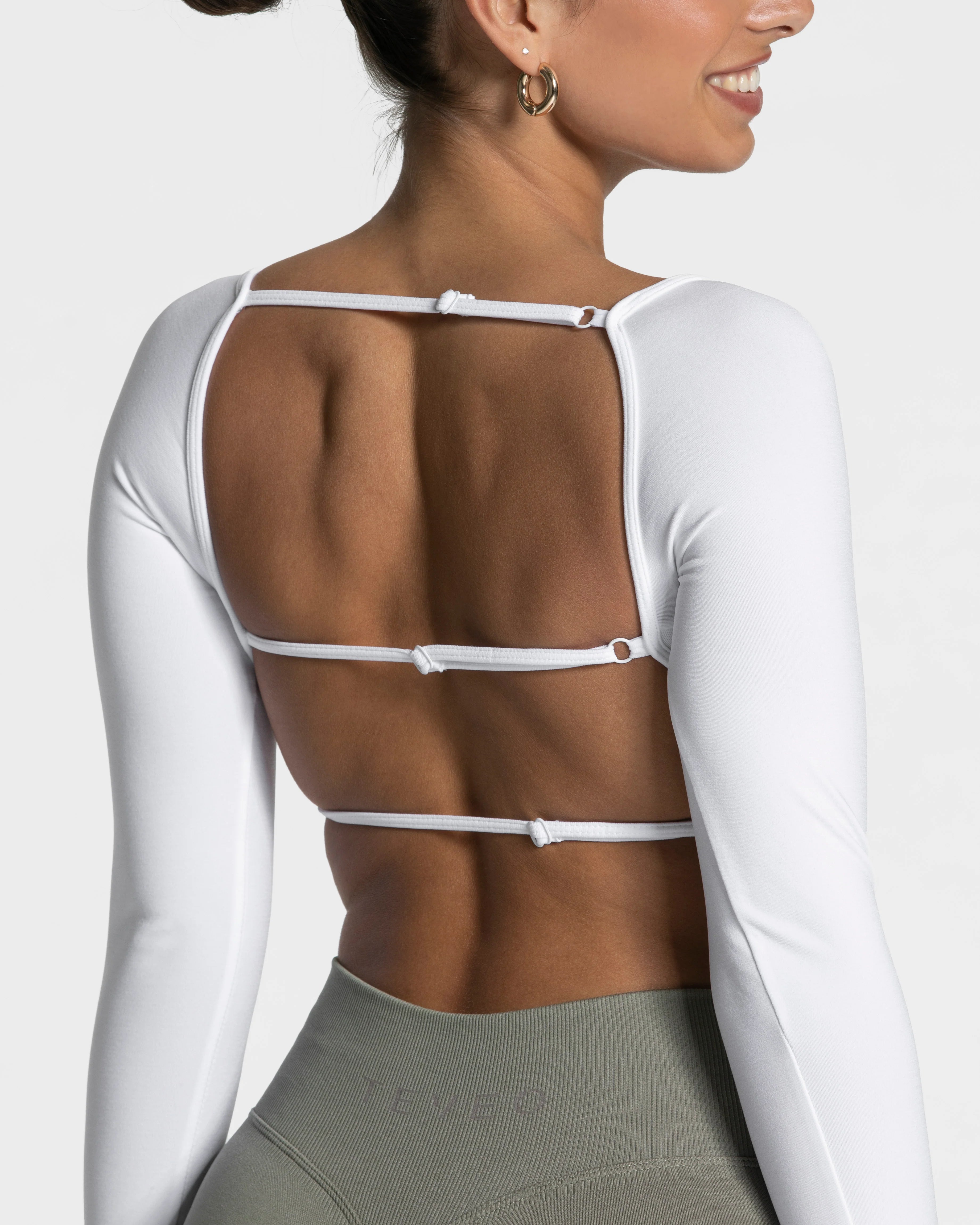 Teveo Femme Backless Longsleeve ‘White’
