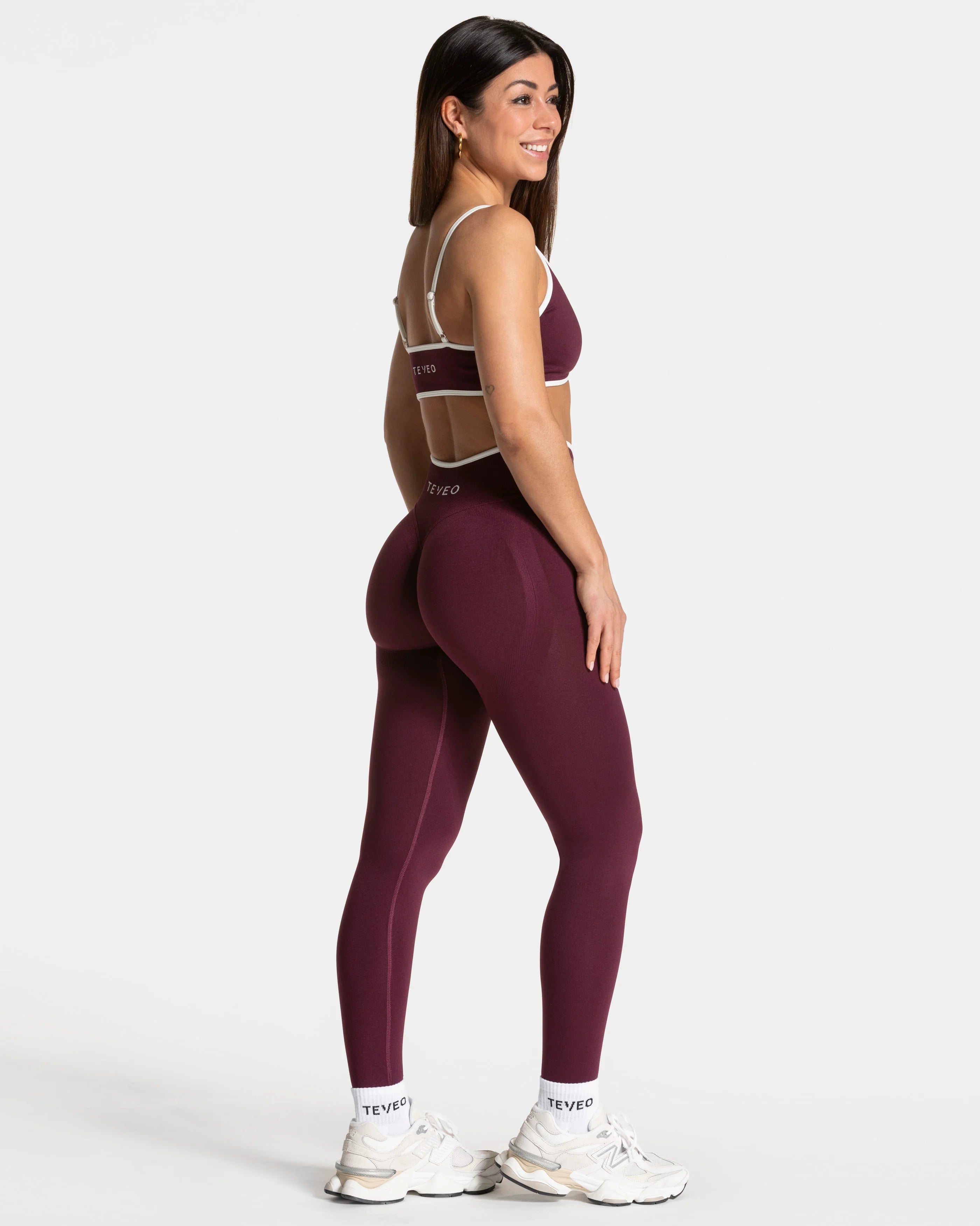TEVEO Contrastline Sculpt Scrunch Leggings