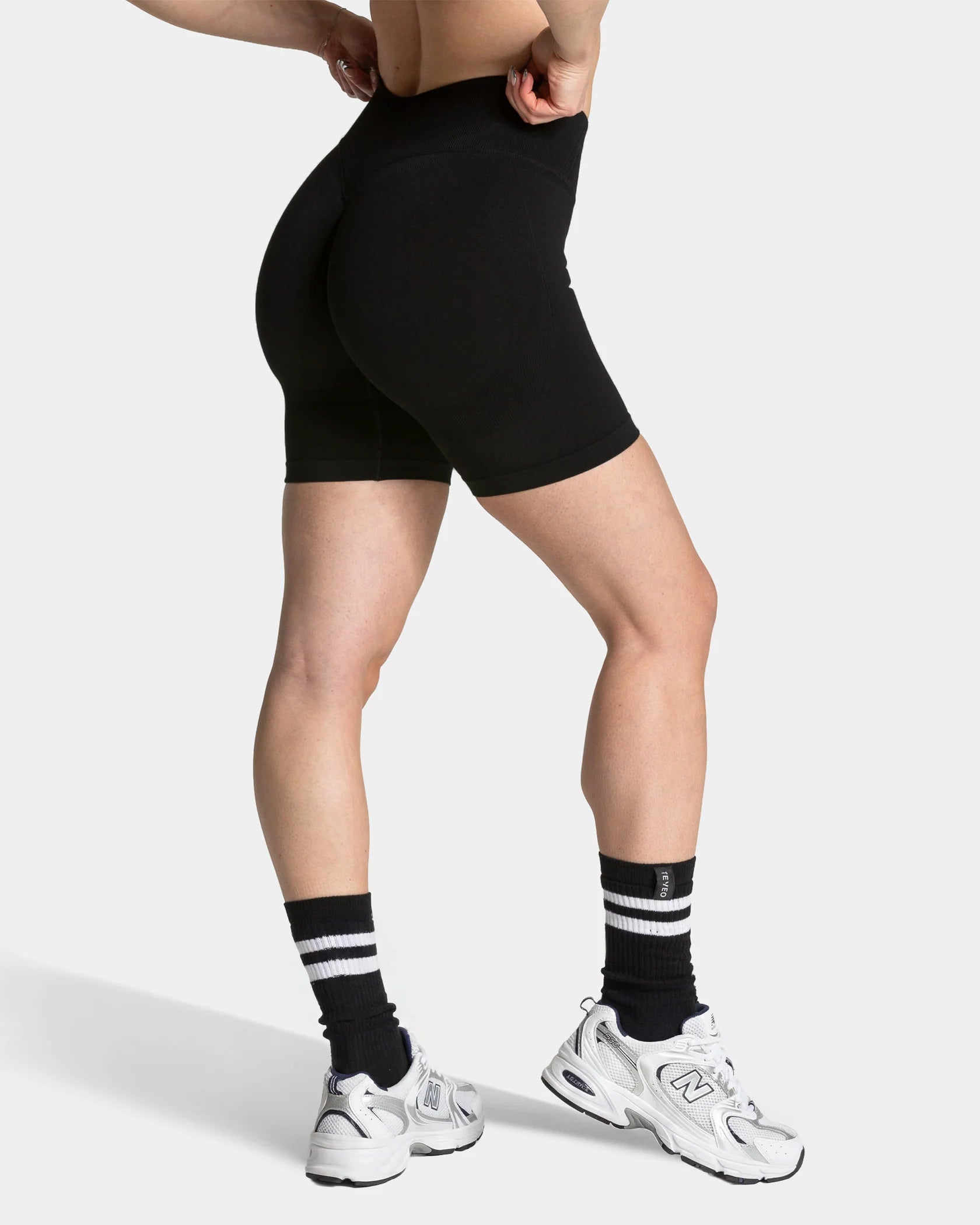 TEVEO Lift Sculpt Scrunch Shorts