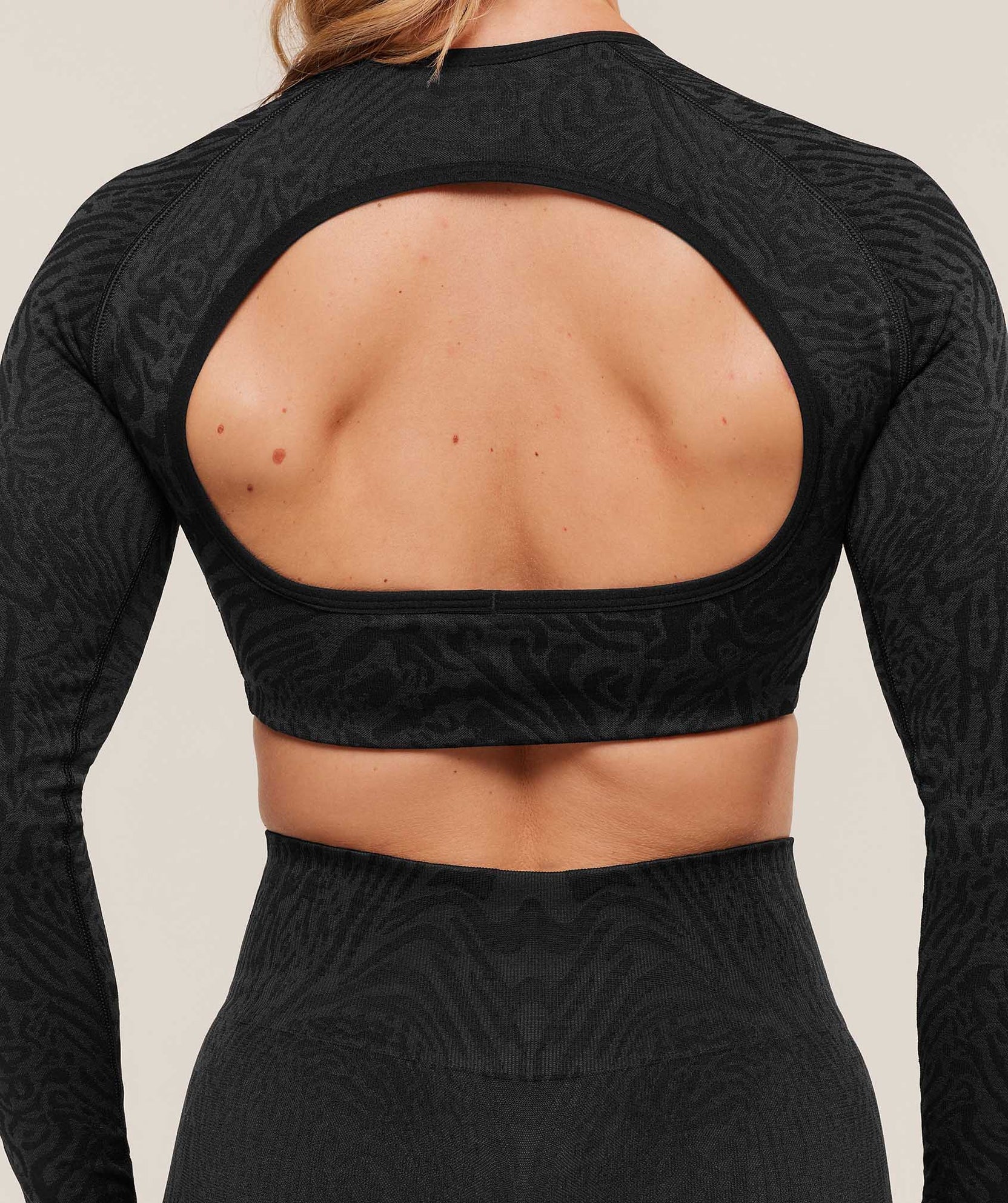 GYMSHARK ADAPT ANIMAL LONG SLEEVE CROP TOP