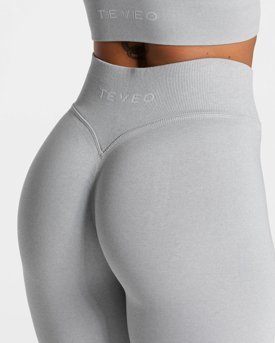 TEVEO Statement Scrunch Leggings “Light Gray”