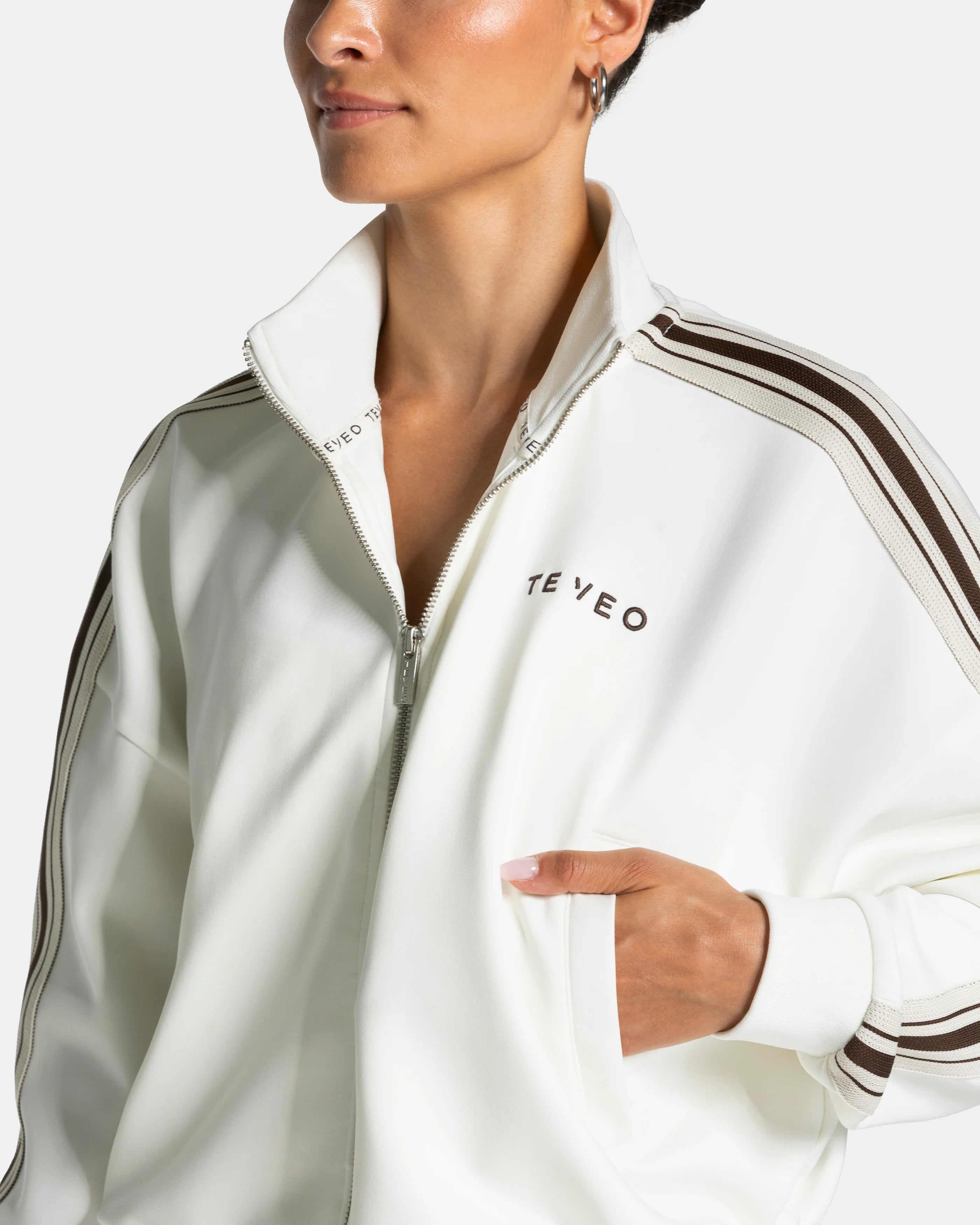 Teveo Club Cropped Zip Jacket ‘Off White’
