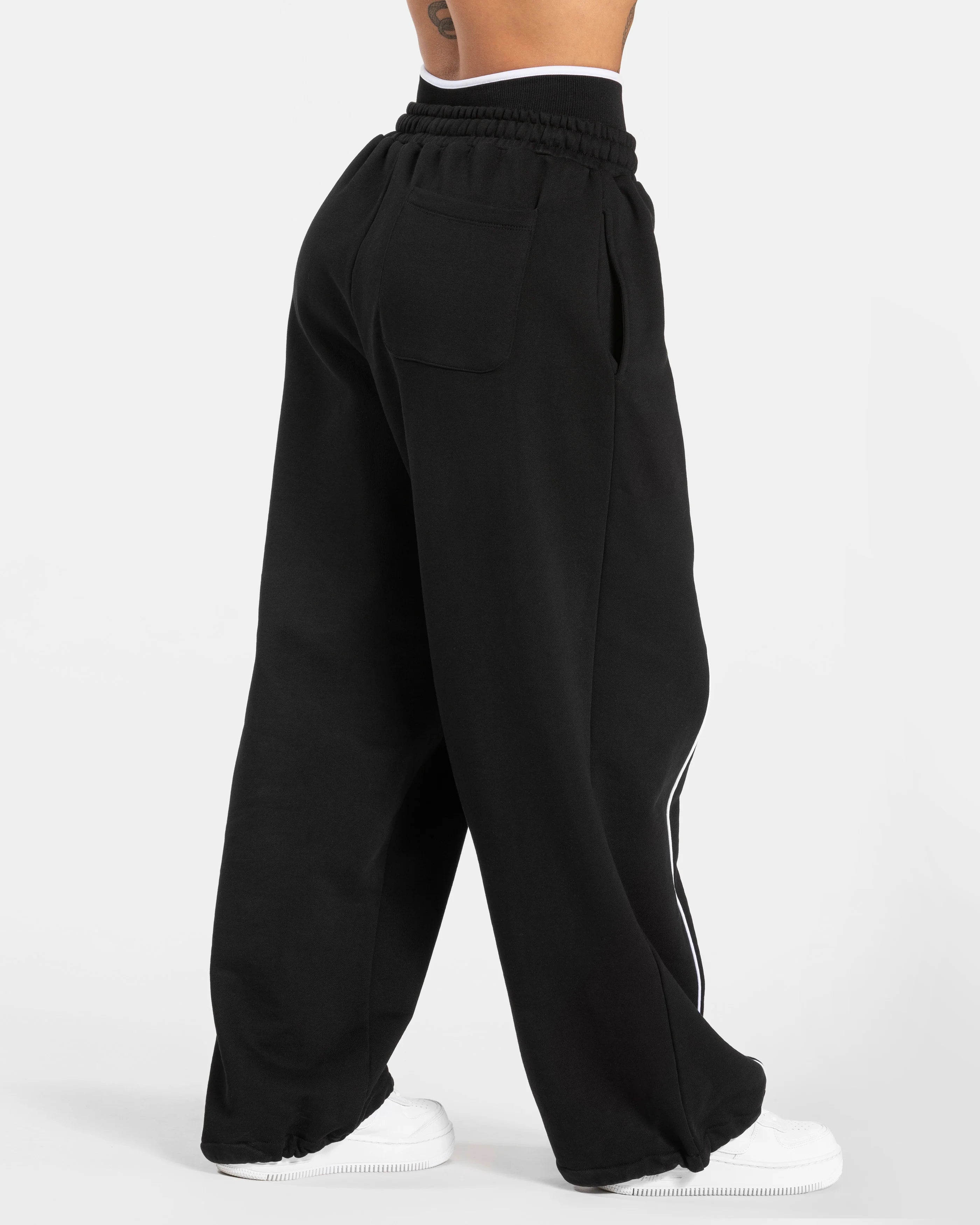 TEVEO Contrastline Wide Leg Joggers ‘Black’