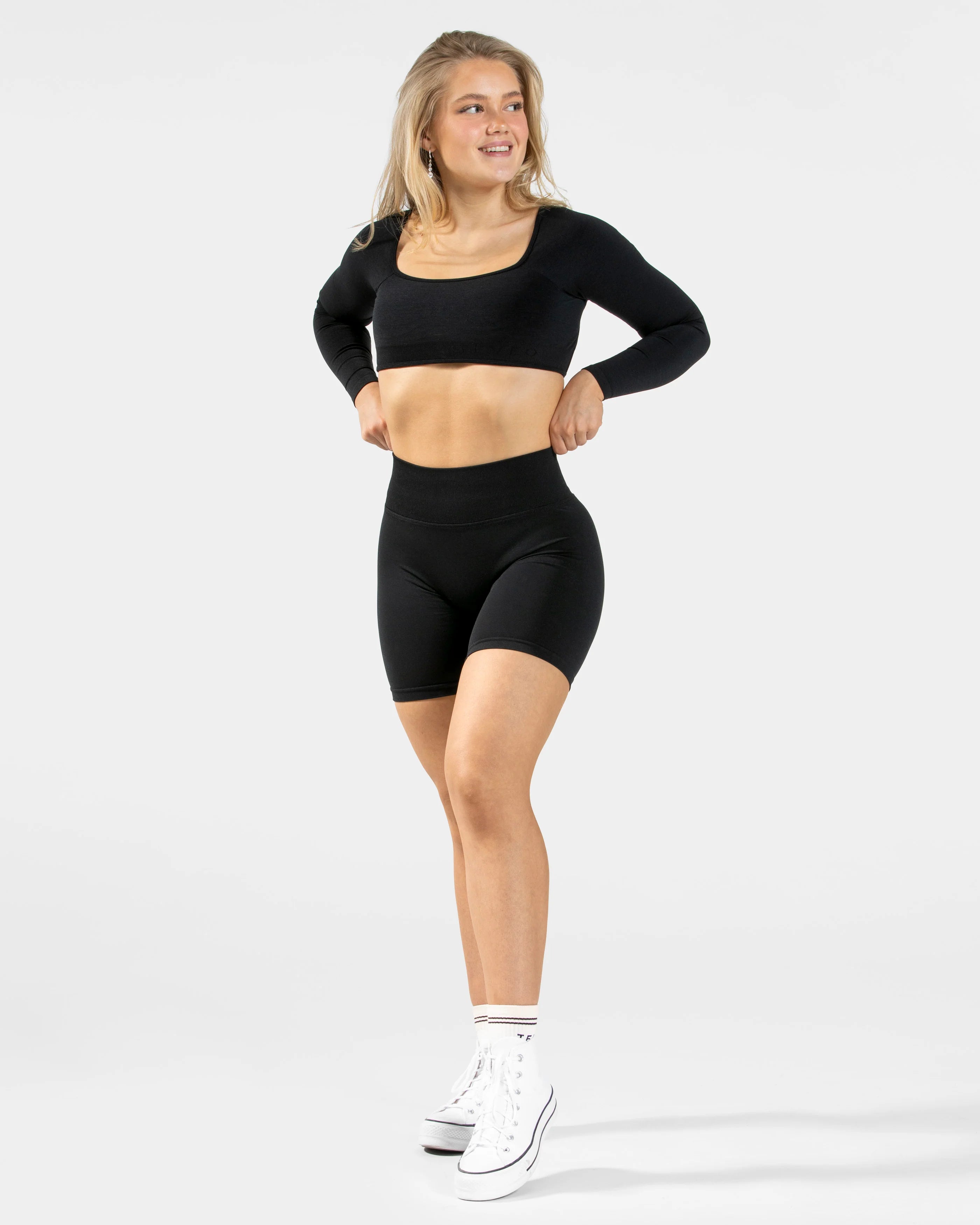 Teveo Femme Backless Longsleeve ‘Black’