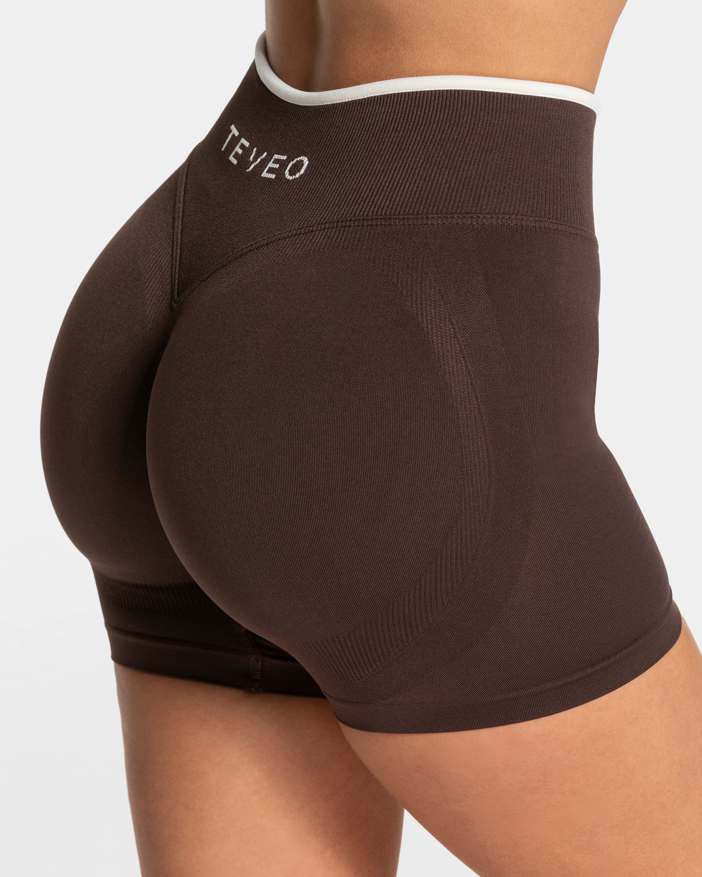 TEVEO Contrastline Sculpt Scrunch Shorts