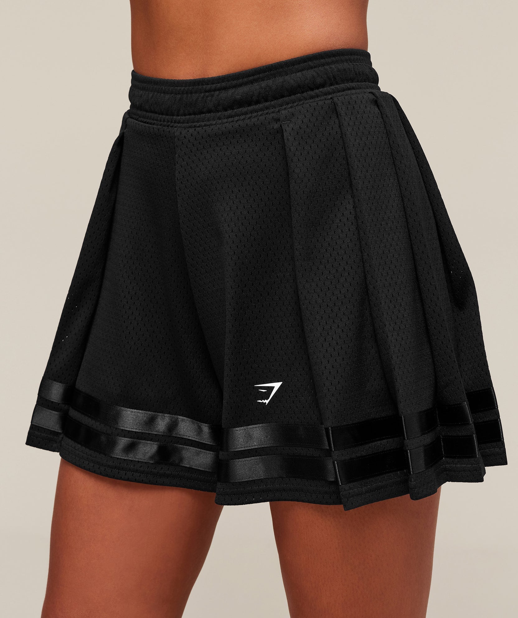 GYMSHARK MESH PLEATED SHORTS