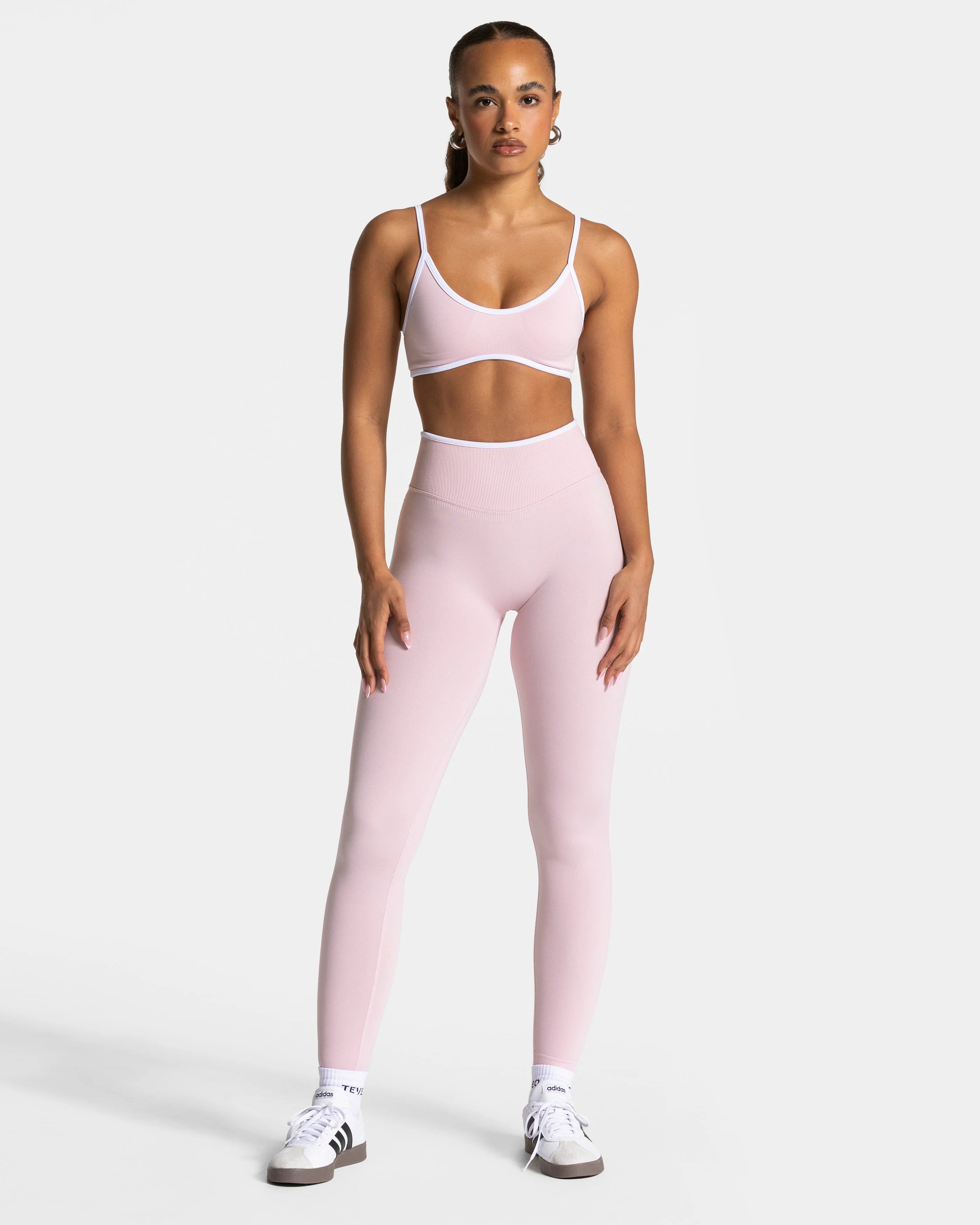 TEVEO Contrastline Sculpt Scrunch Leggings