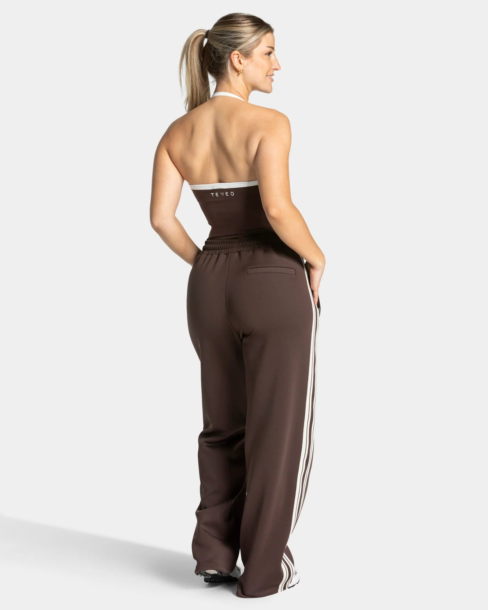 TEVEO Club Straight Leg Joggers ‘Espresso’ - Image 4