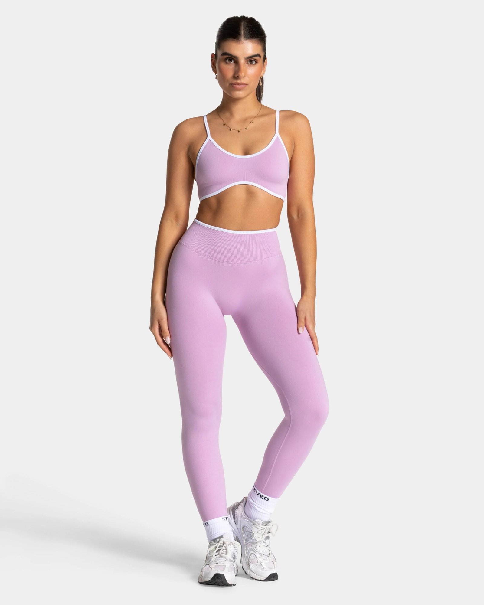 Contrastline Sculpt Scrunch Leggings - Image 4