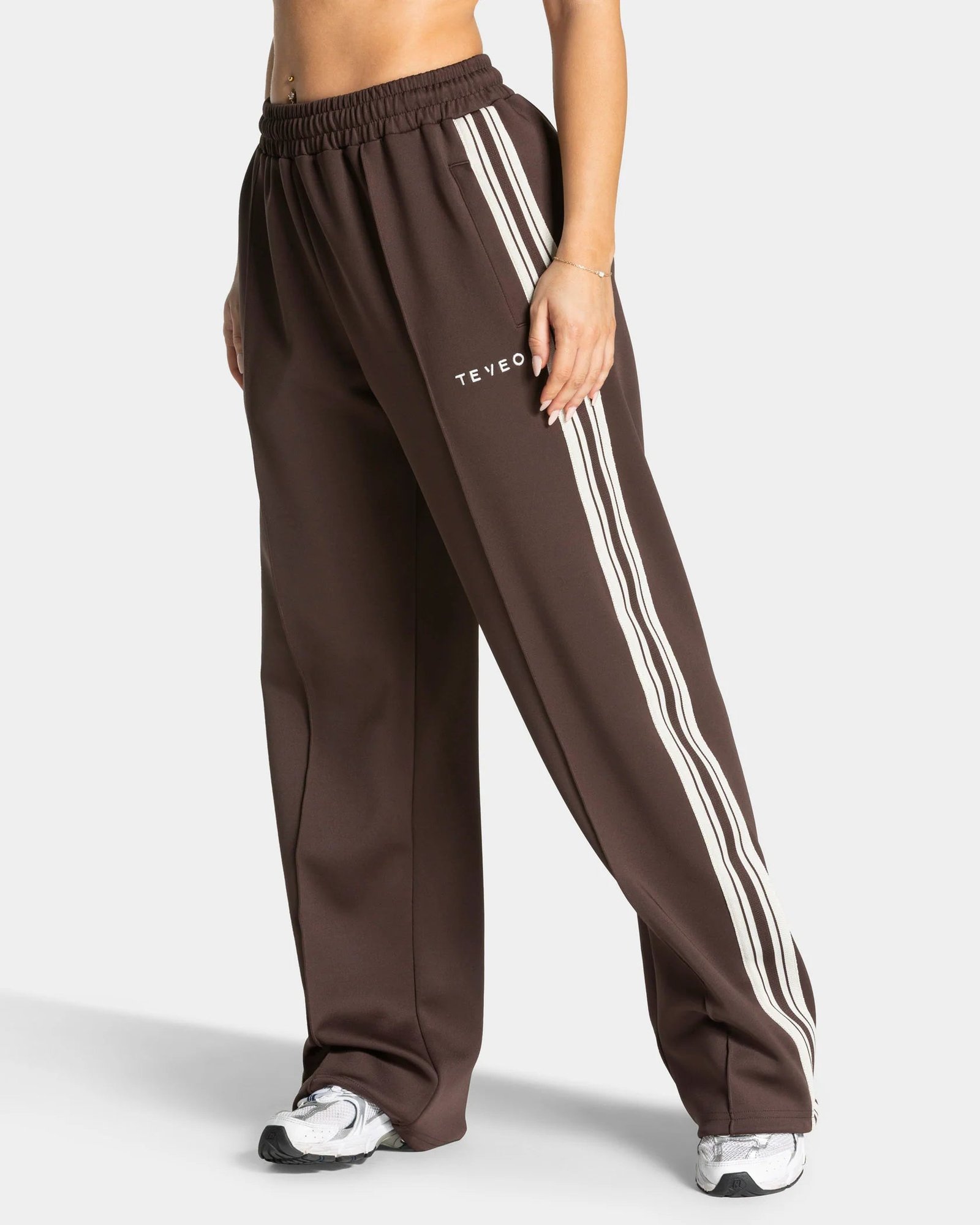 TEVEO Club Straight Leg Joggers ‘Espresso’