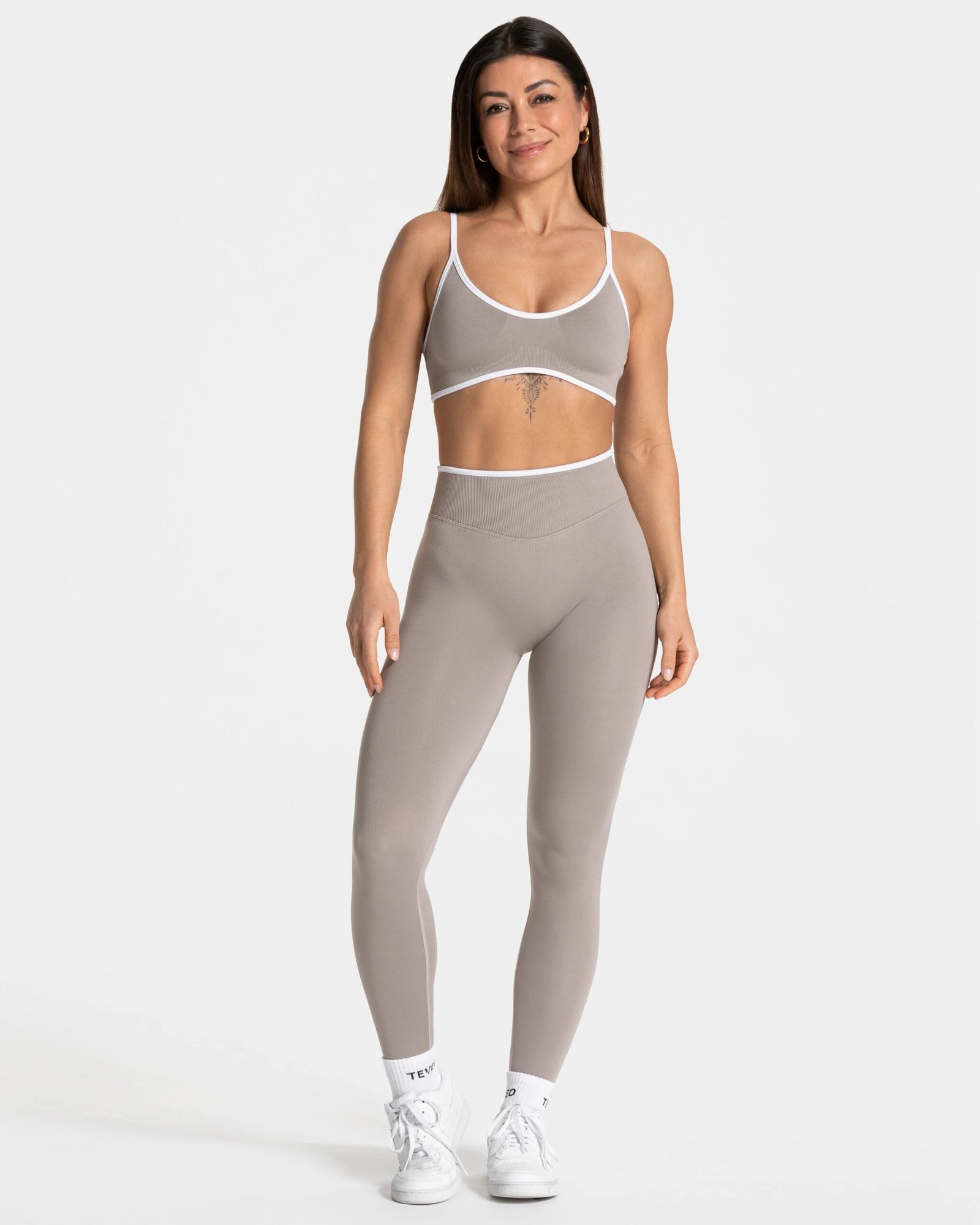 Contrastline Sculpt Scrunch Leggings ‘Stone’ - Image 3