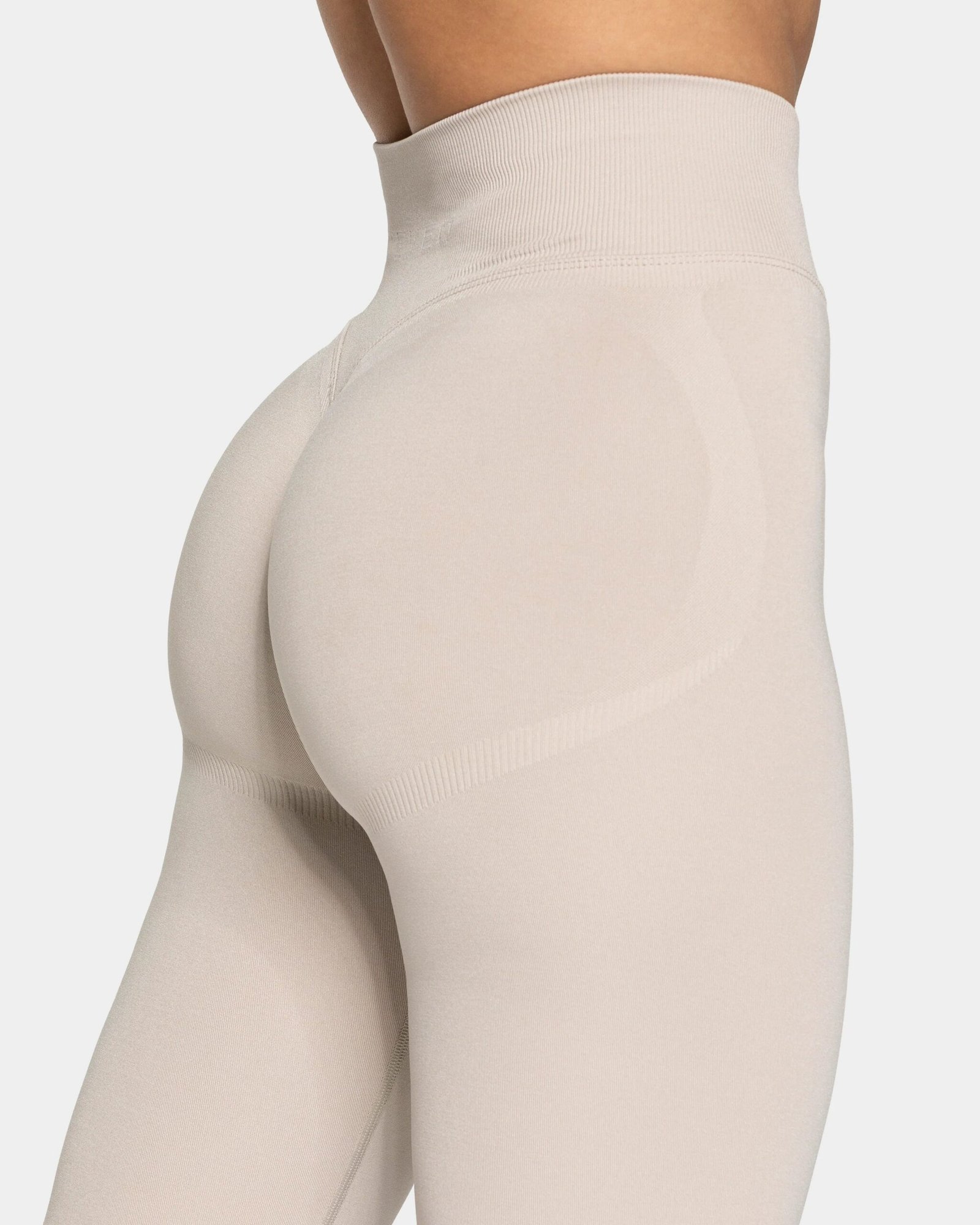 TEVEO Femme Sculpt Scrunch Leggings ‘Cream’ - Image 4