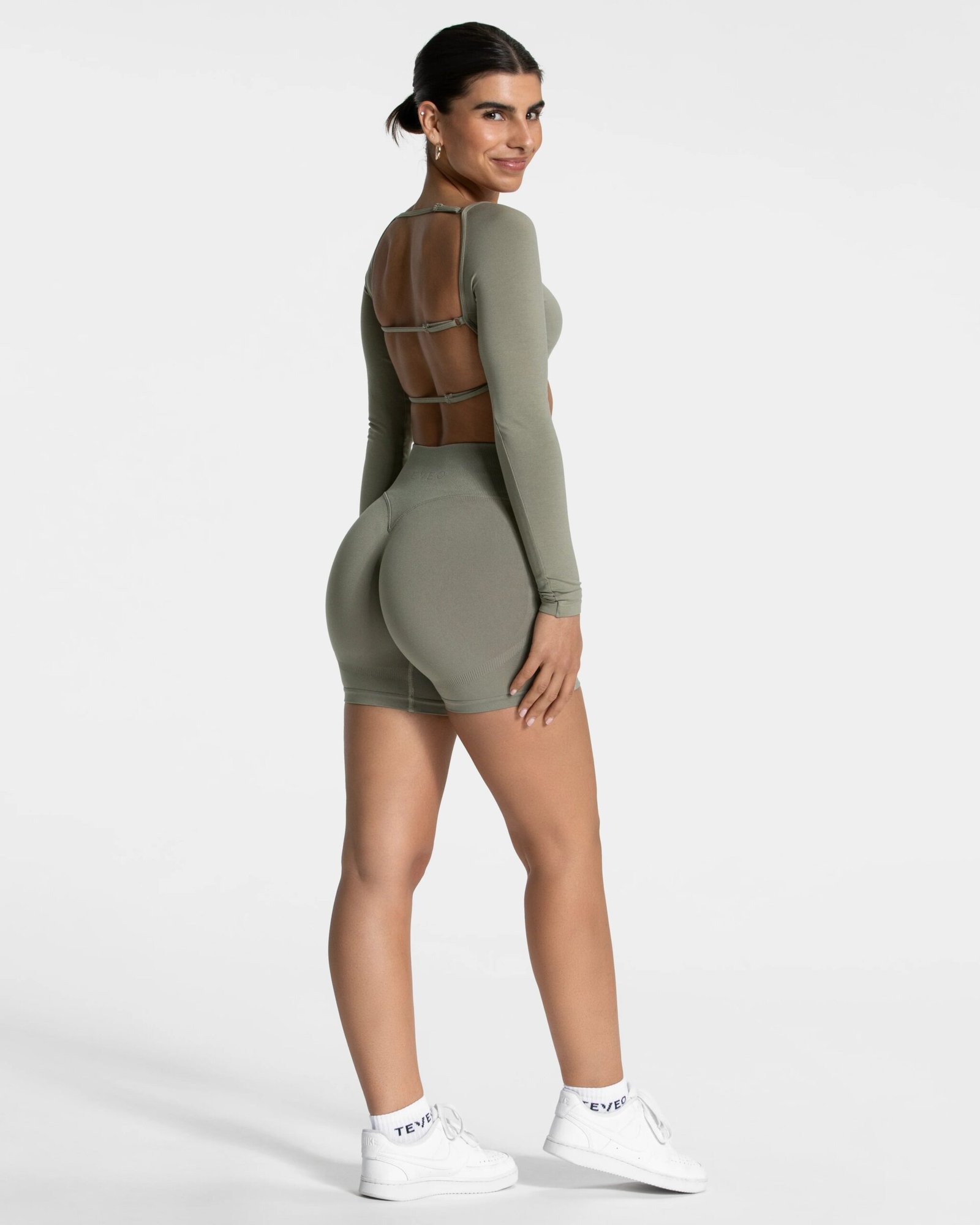Teveo Femme Backless Longsleeve ‘Khaki’ - Image 5